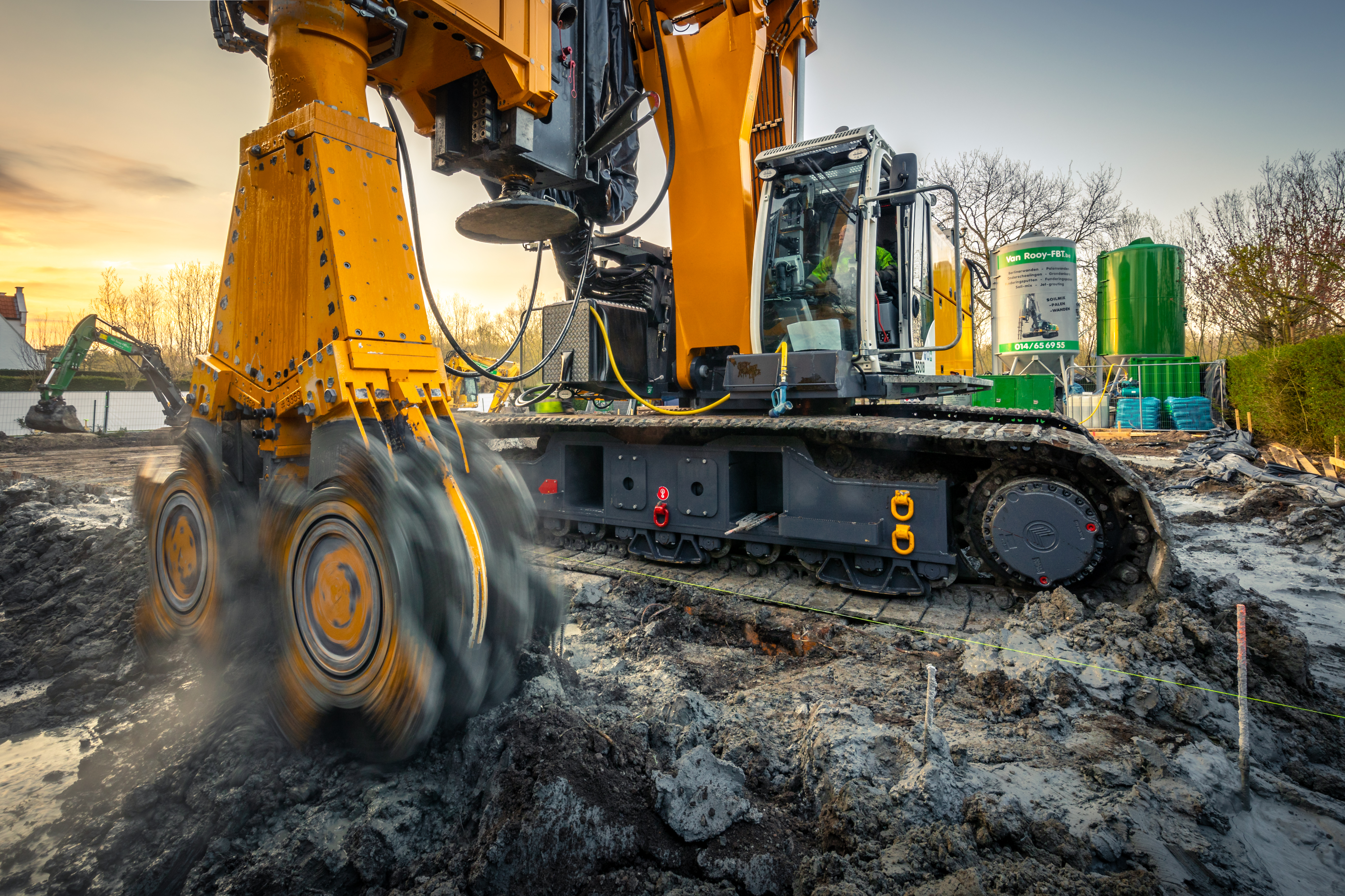 Das Cutter-Soil-Mixing-Verfahren kann nicht nur in weichen und lockeren Böden, sondern auch in harten Schichten angewendet werden.