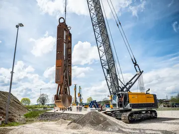 Gru a ciclo di lavoro BAUER MC 76